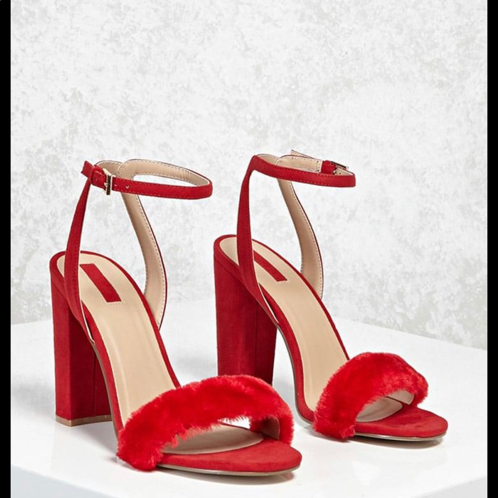 Forever 21 red faux fur chunky heels 👠